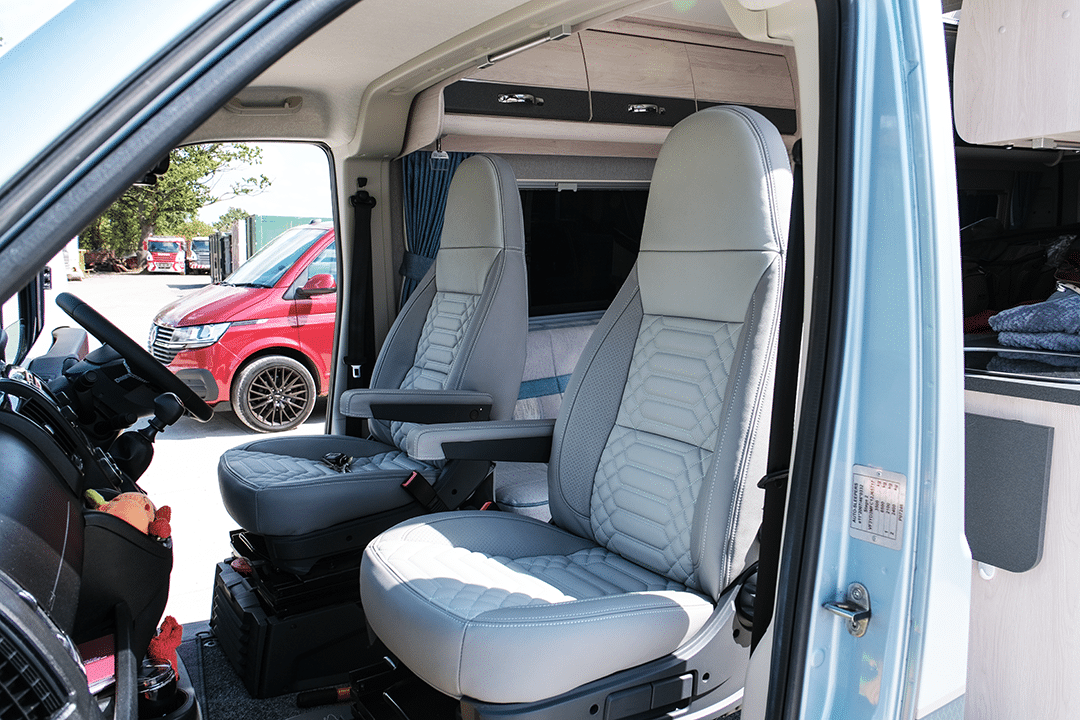 Peugeot auto sleeper in light grey leather